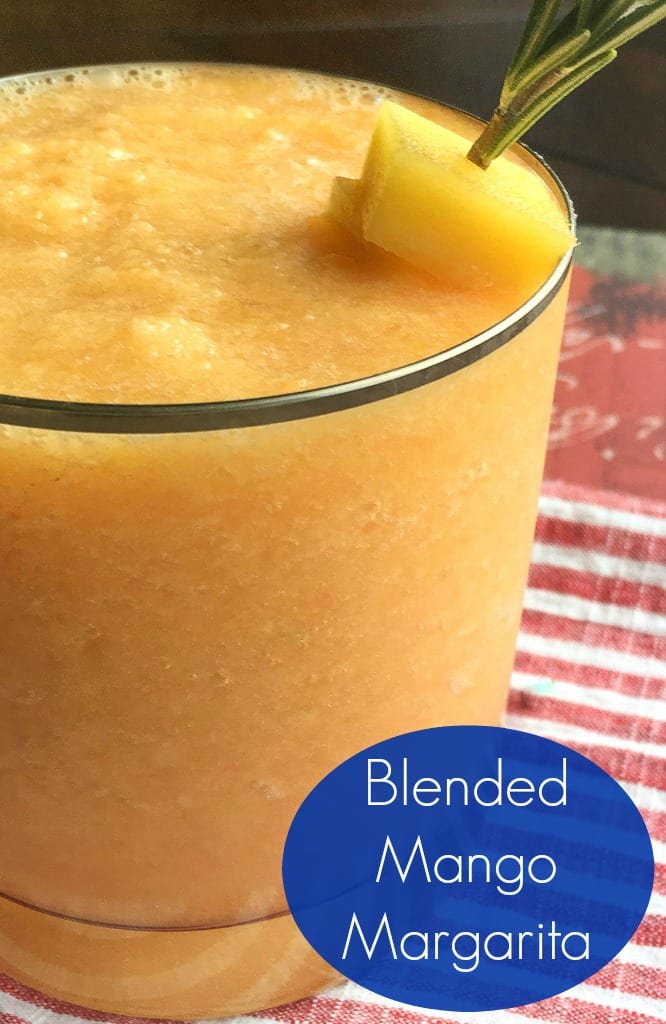 Blended Mango Margarita Recipe #cocktail #margarita #cocktailrecipes #frozenmargarita #blendedmargarita