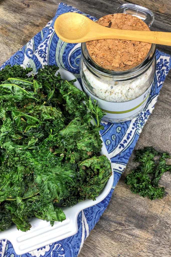 Seasoned Crispy Kale Chips Recipe #KaleChips #Snack