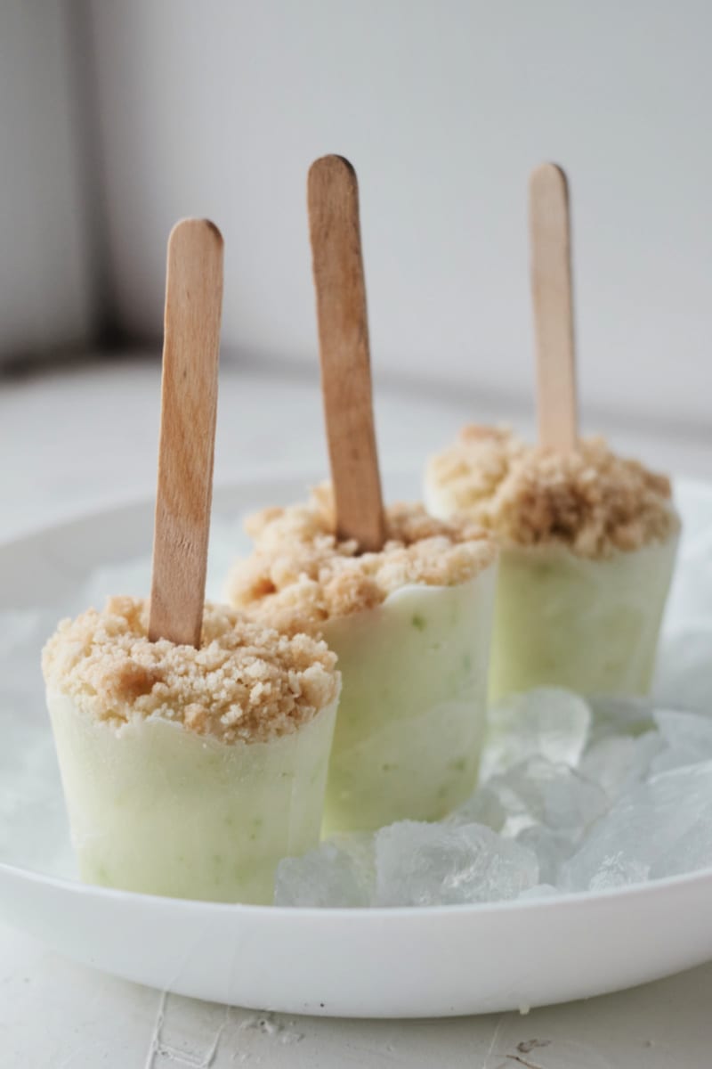 Easy Key Lime Pie Popsicles Recipe #popsicles #keylimepie #keylime