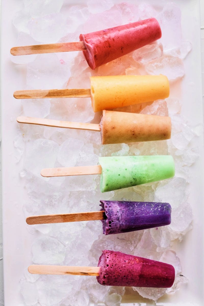 Fresh fruit popsicles are a wonderful treat, but it is even more fun to have rainbow popsicles in red, orange, yellow, green, blue and violet. 