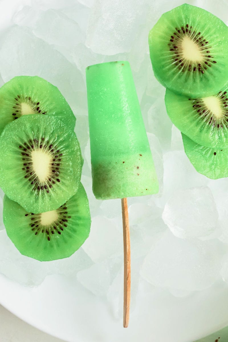 Tasty Green Kiwi Popsicles Recipe #popsicles #kiwi #kiwifruit #kiwipopsicles #kiwipopsicle