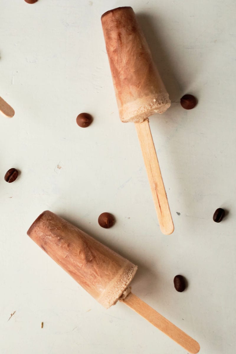 Cold Brew Mocha Popsicles Recipe #Popsicles #ColdBrew #ColdBrewPopsicles #CoffeePopsicles #MochaPopsicles