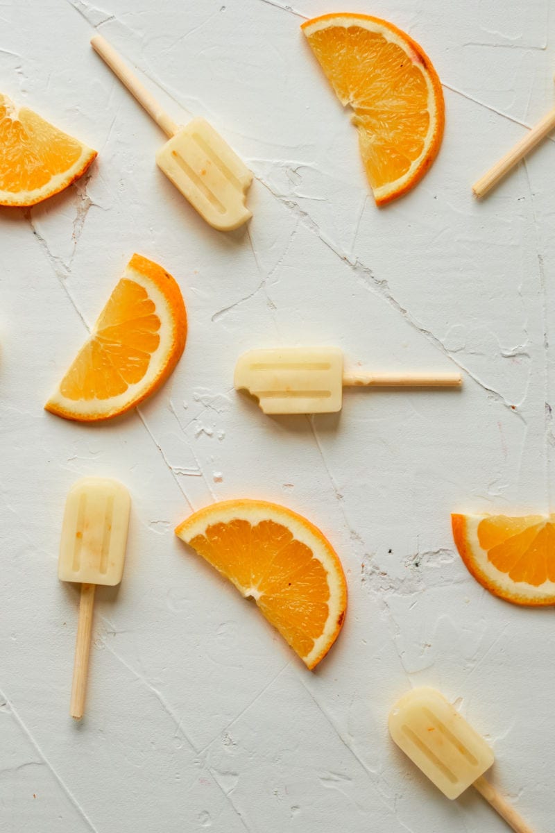 Orange Creamsicles Popsicles Recipe #Popsicles #IcePops #Creamsicles #OrangeCreamsicle #OrangePopsicles