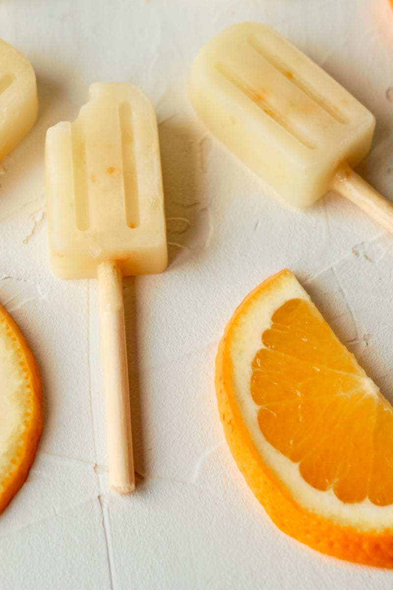 Orange Creamsicles Popsicles Recipe #Popsicles #IcePops #Creamsicles #OrangeCreamsicle #OrangePopsicles