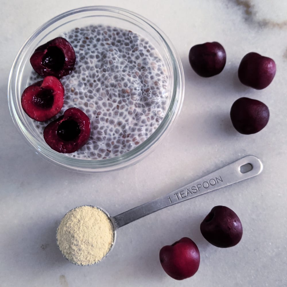 chia pudding with hemp and cherries