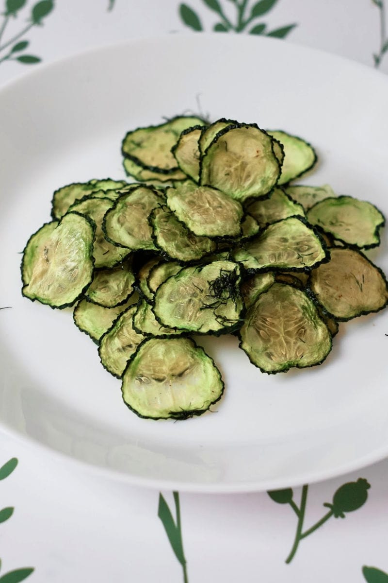 Dill Cucumber Chips in the Oven or Dehydrator #CucumberChips #DehydratedCucumbers