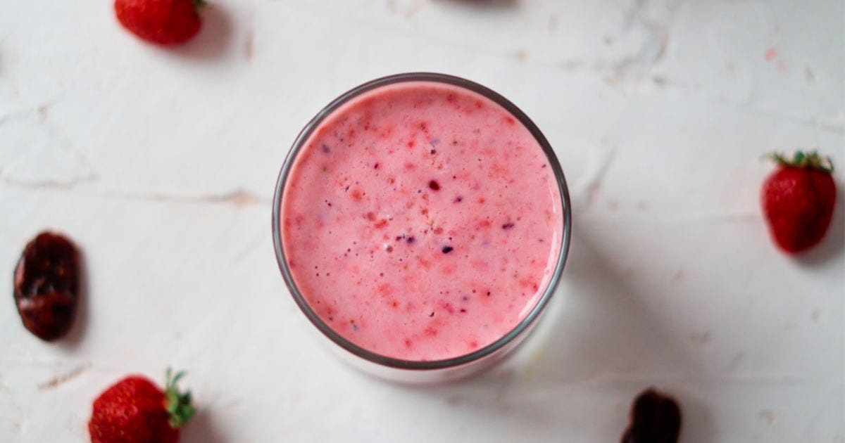 strawberry date smoothie