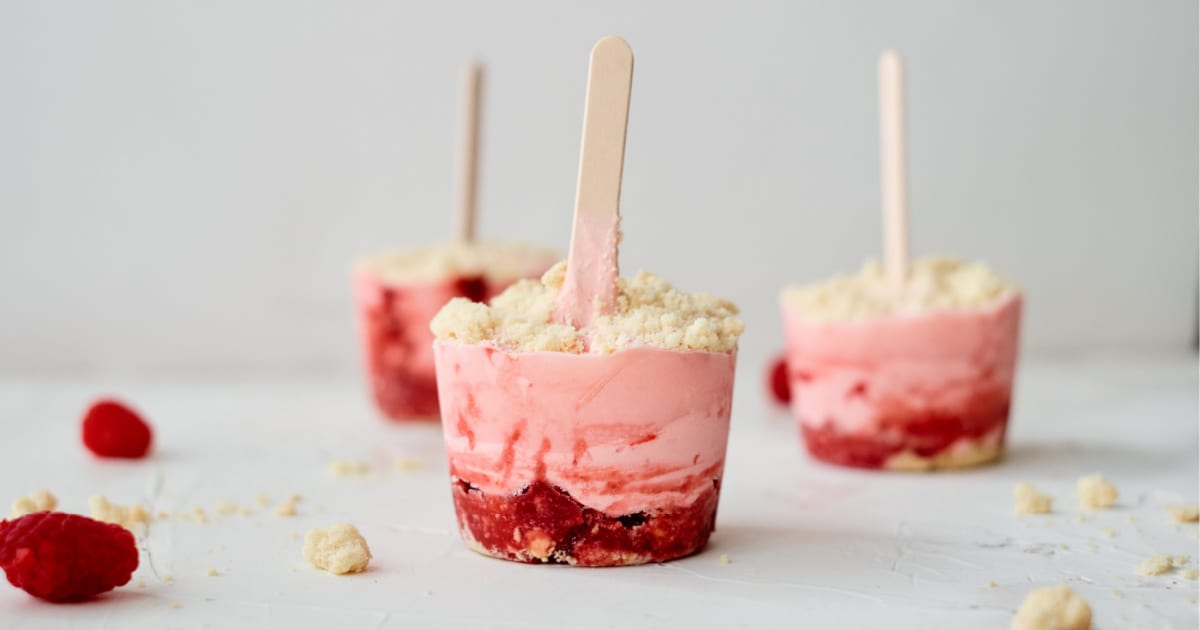 layered raspberry shortbread popsicles