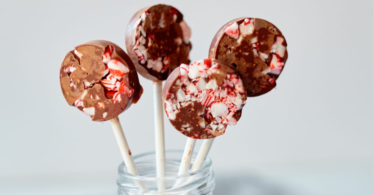 mason jar of chocolate peppermint lollipops