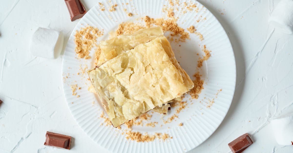 white plate with smores puff pastry