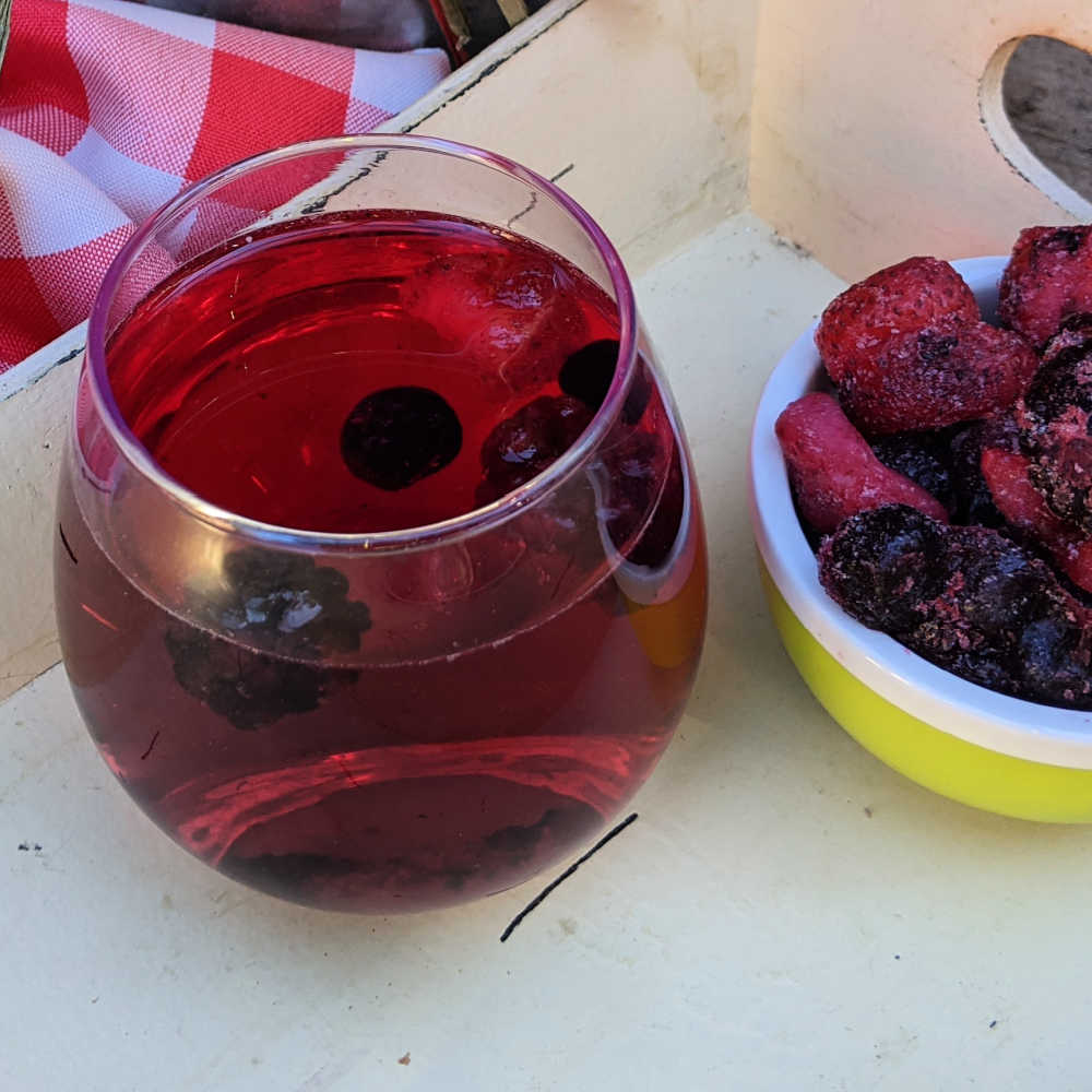 sweet red wine spritzer