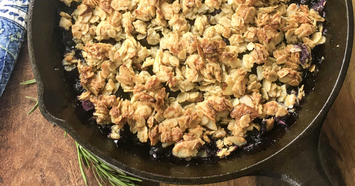 skillet blueberry crisp