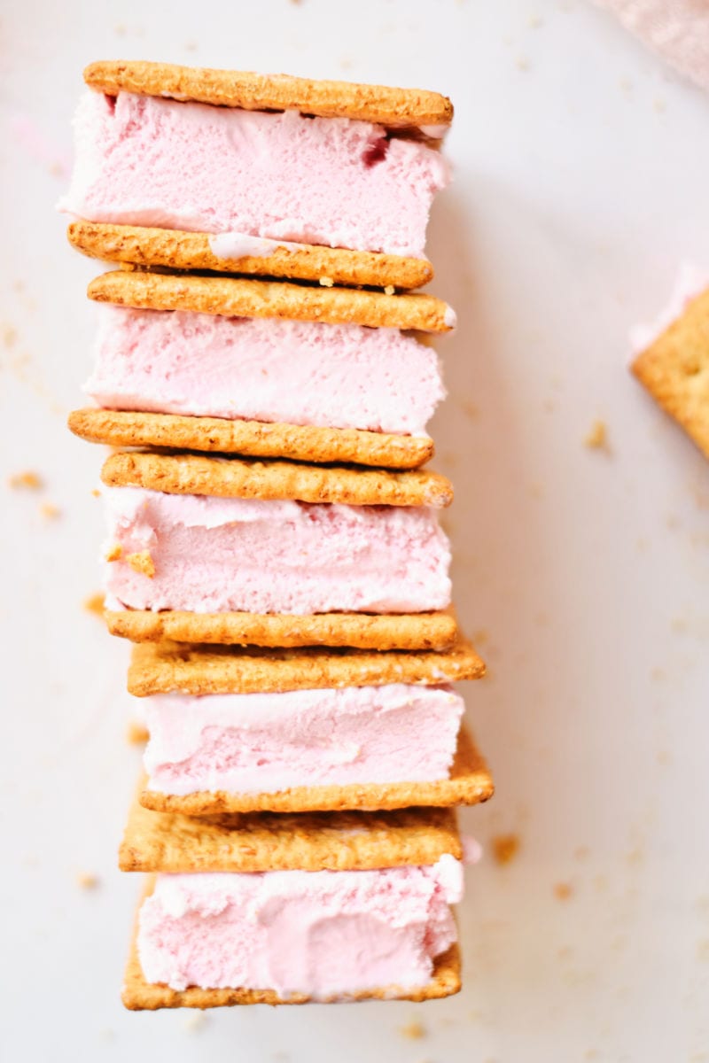 It's easy to treat yourself and your family to a homemade graham cracker ice cream sandwich, when you follow this simple recipe.