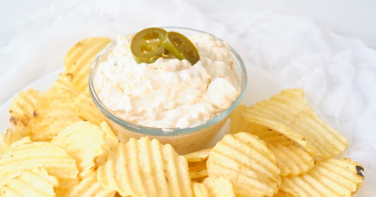 ruffle chips and dip.