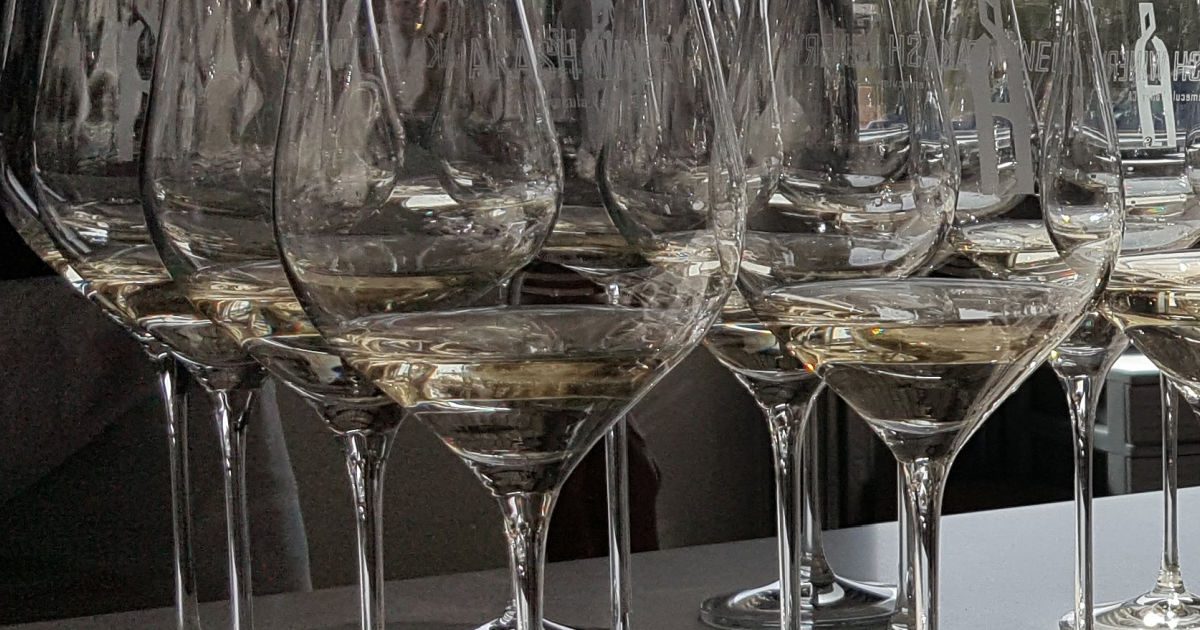 wine glasses with tastes of sauvignon blanc wine