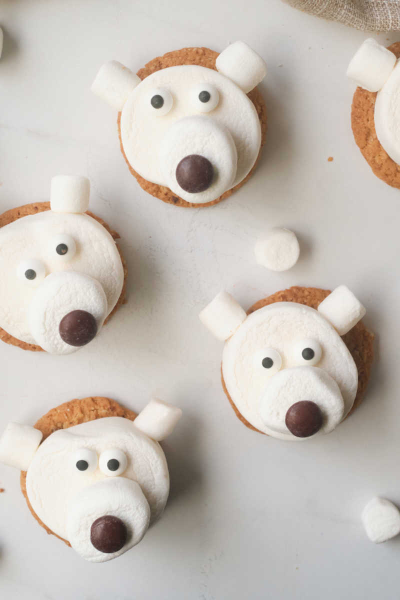 These polar bear cookies are fun to make with oatmeal cookies, marshmallows and candy, so enjoy them for Christmas or anytime.