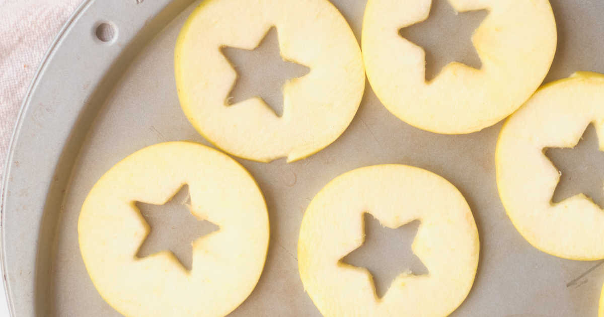 apple slices with star cutouts
