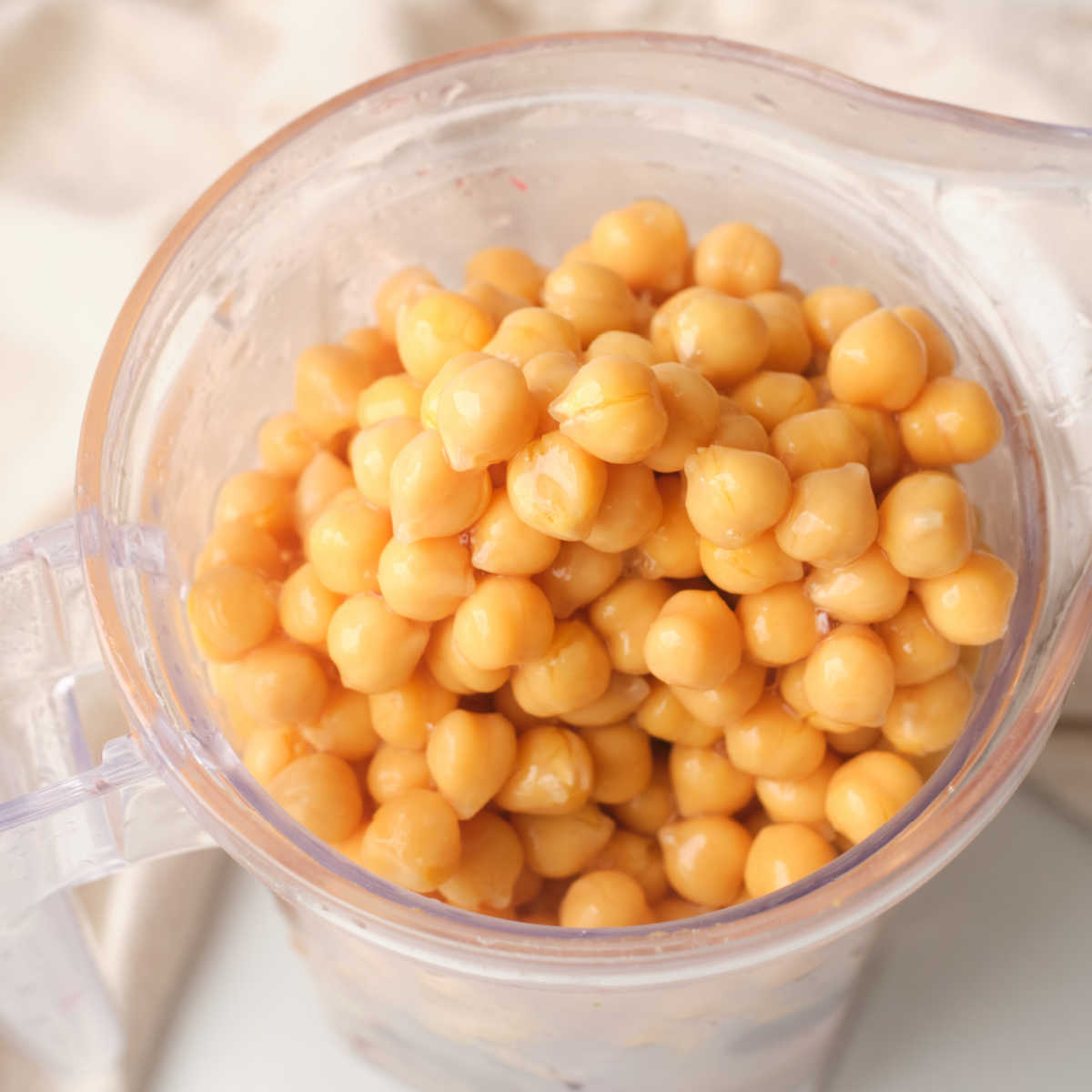 chickpeas in blender