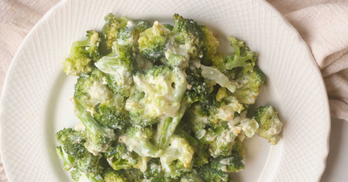 https://mamalikestocook.com/wp-content/uploads/2021/12/feature-baked-laughing-cow-broccoli.jpg