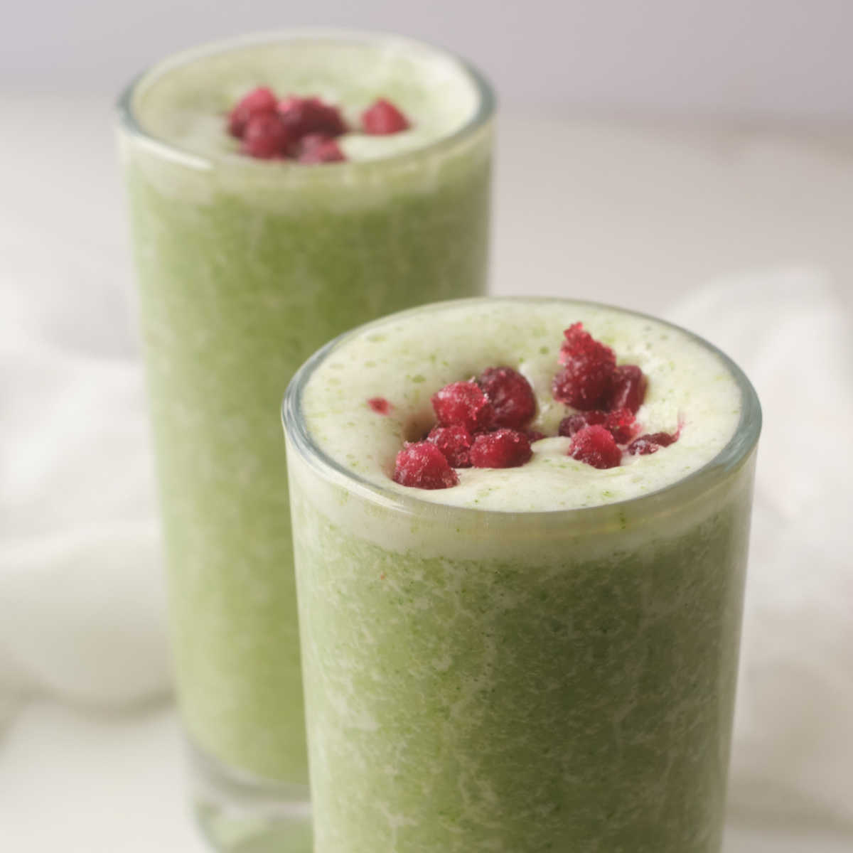 Green Veggie Smoothie Recipe with Broccoli - Mama Likes To Cook