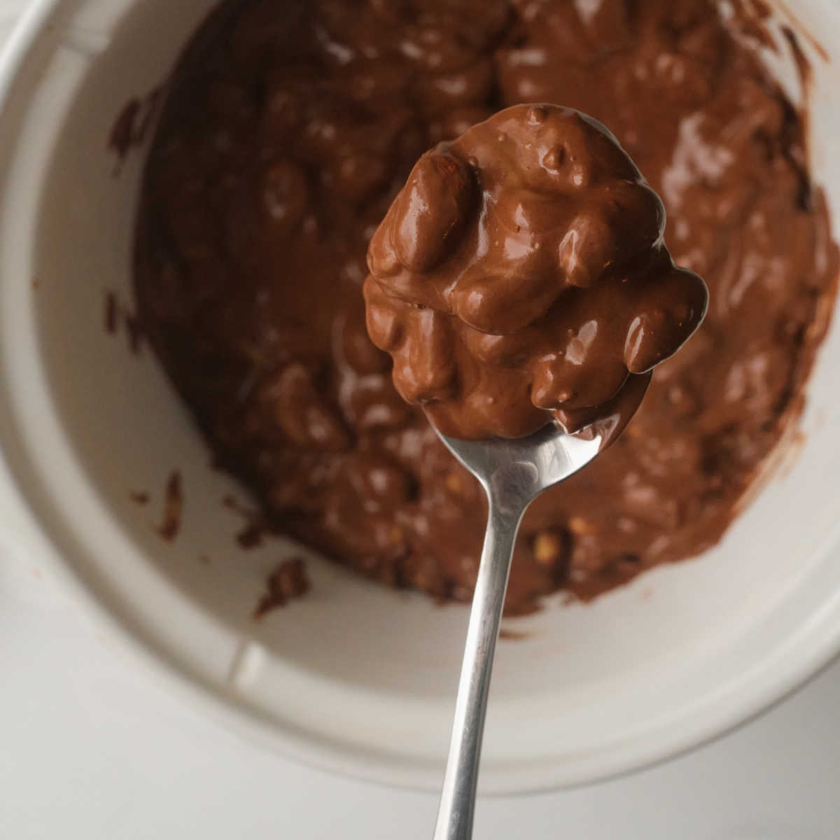 making slow cooker nut clusters