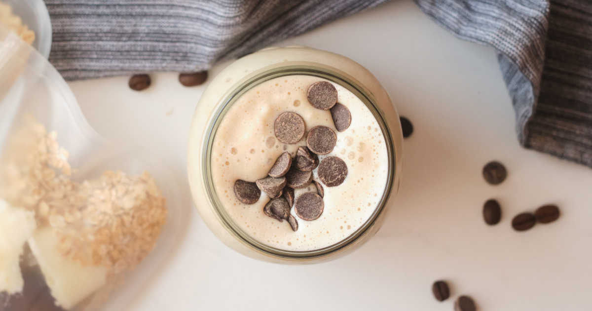 mocha smoothie with chocolate chips