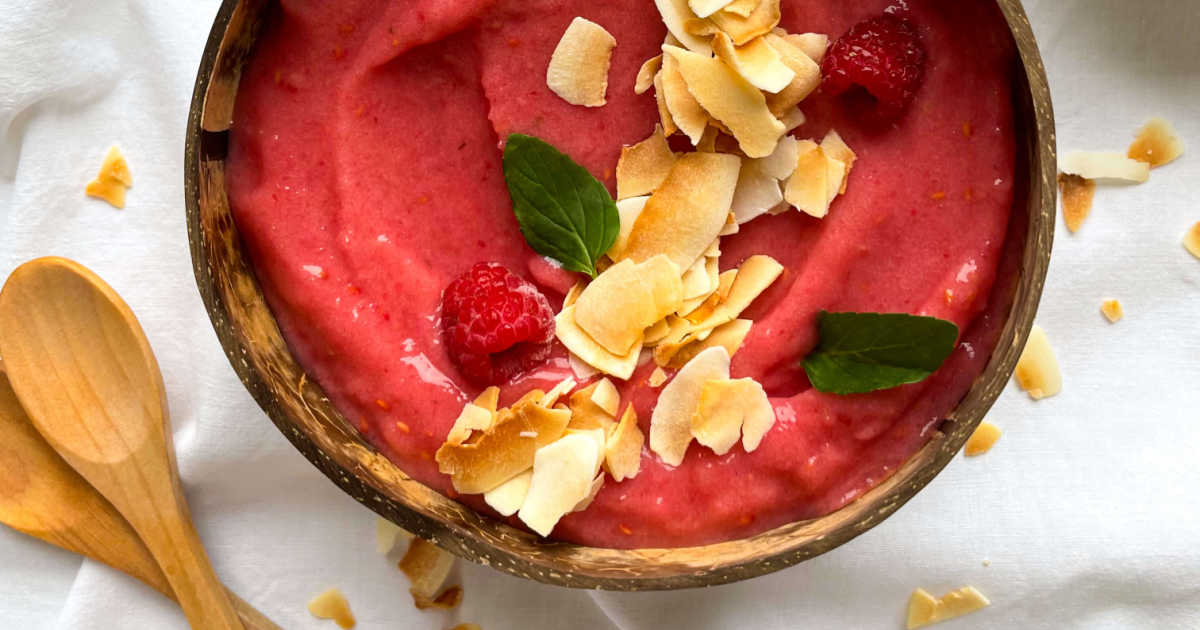 Pineapple Raspberry Smoothie Bowl