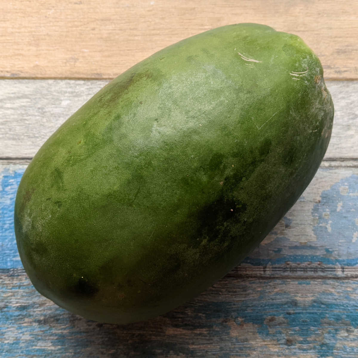 medium green papaya