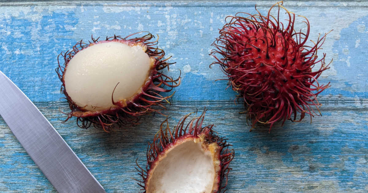 rambutan and knife