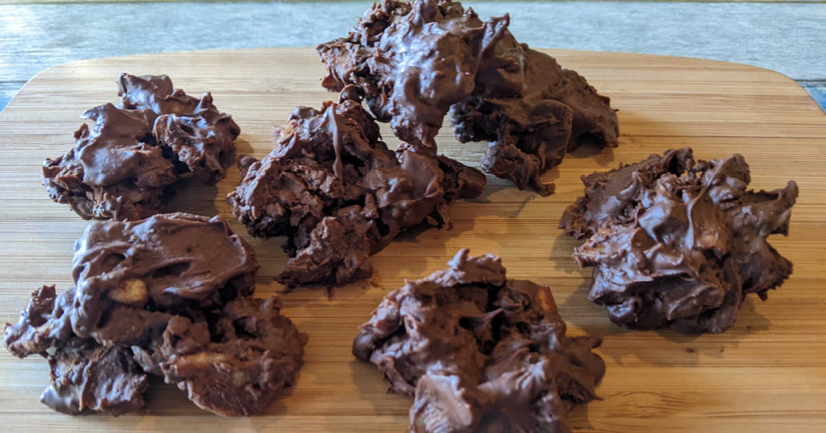 pile of chocolate banana clusters