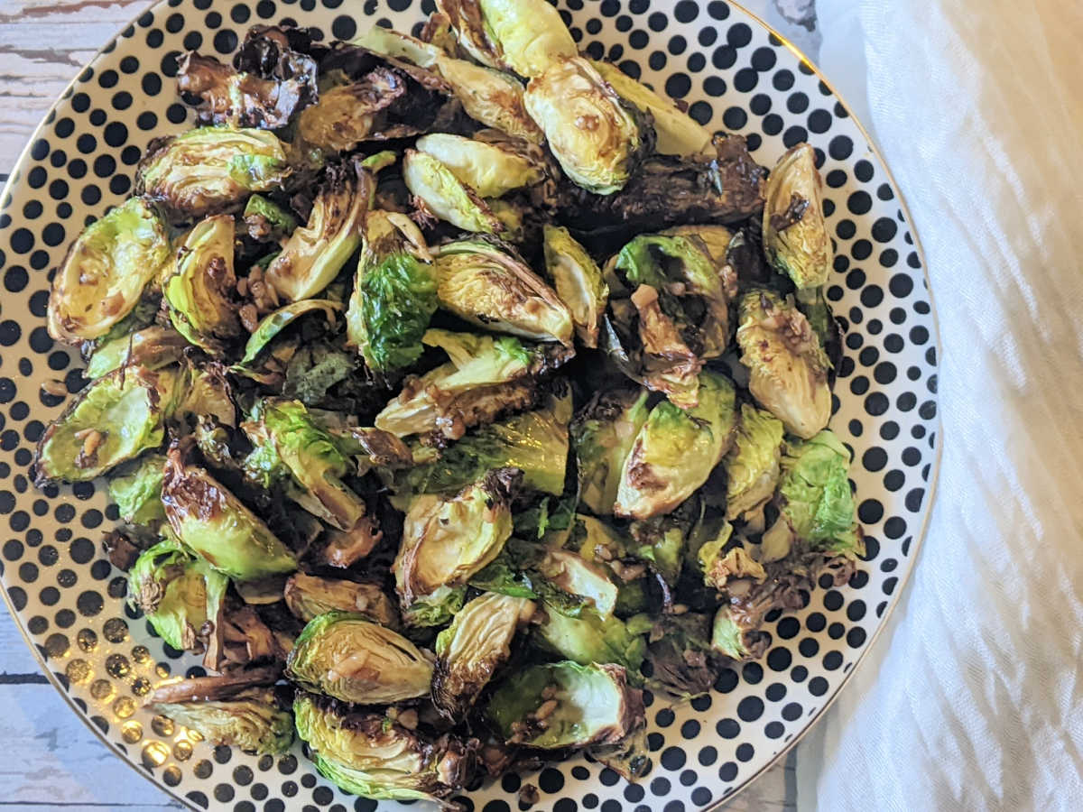 garlic air fryer brussels sprouts