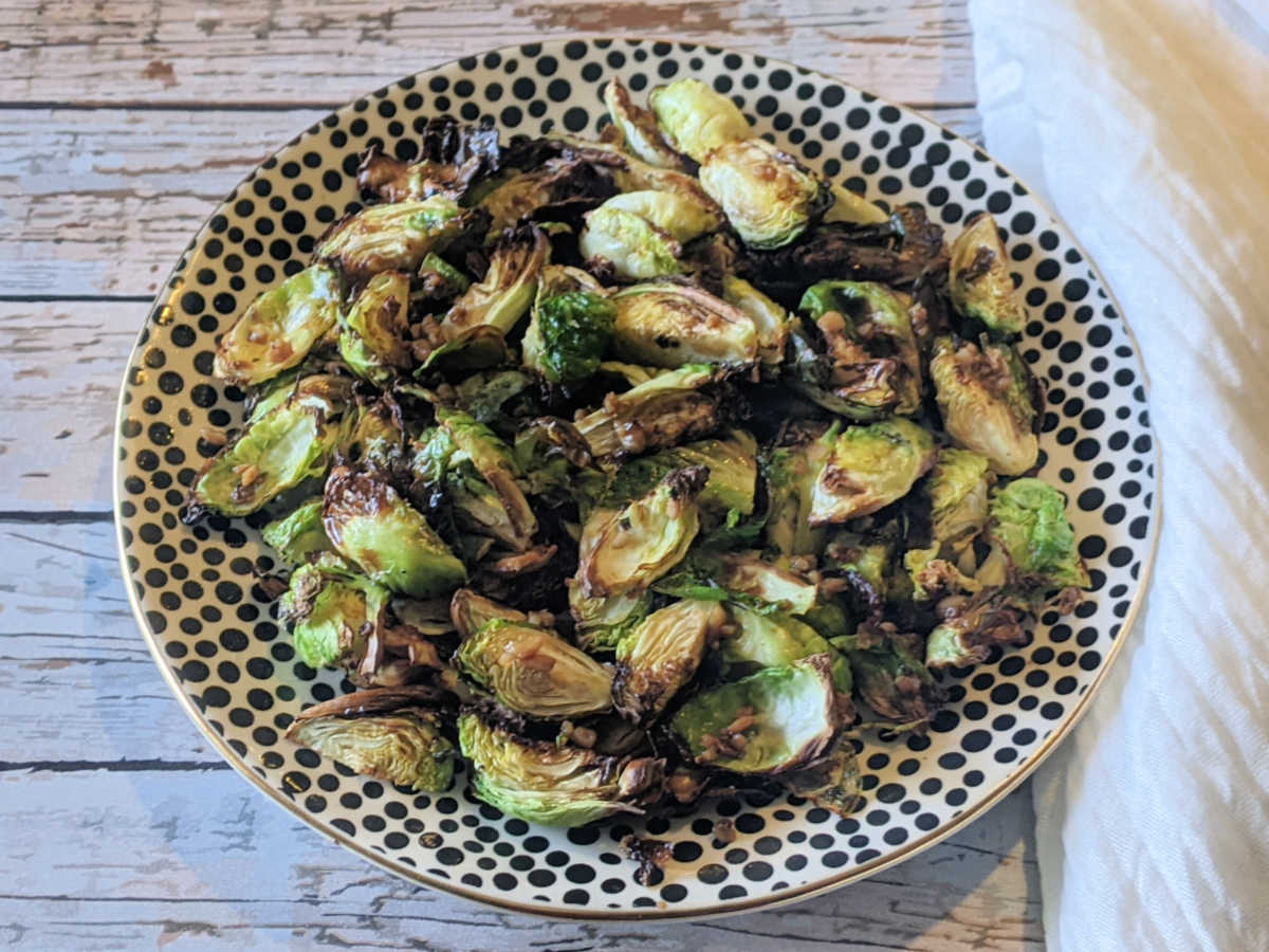 plate of air fryer brussels sprouts with garlic