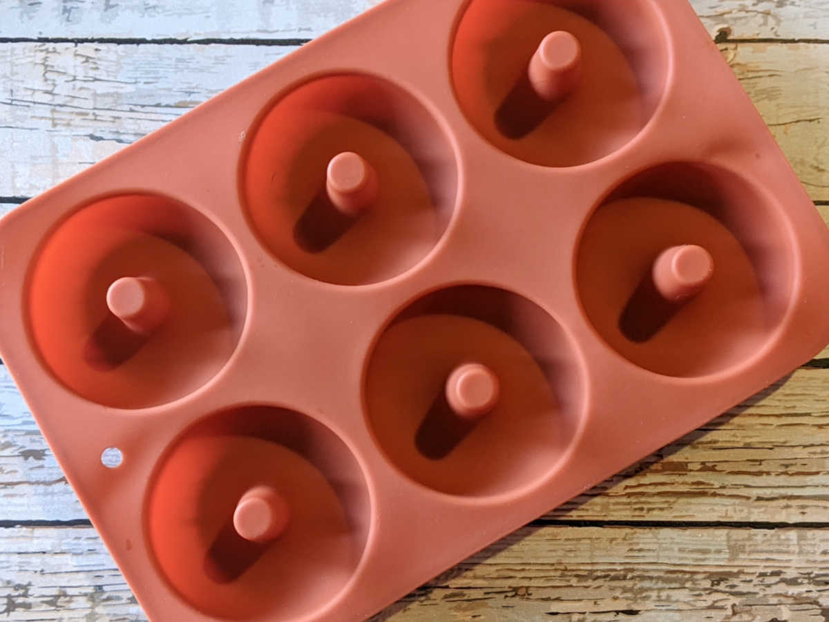 red silicone donut pan