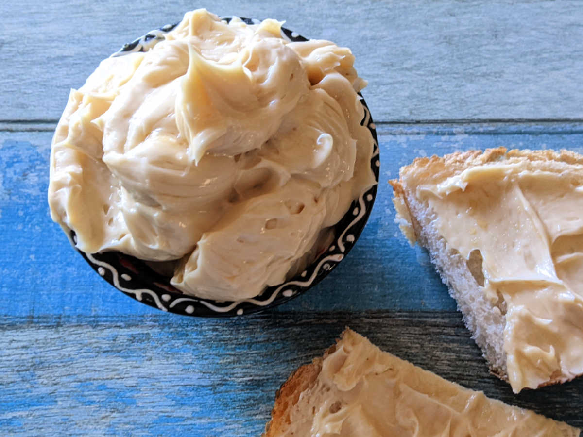 spicy whipped honey butter