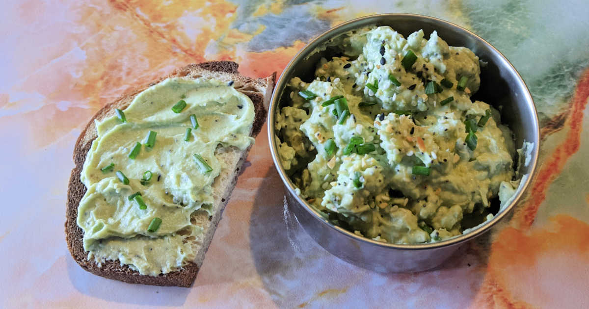 toast with everything but the bagel guacamole
