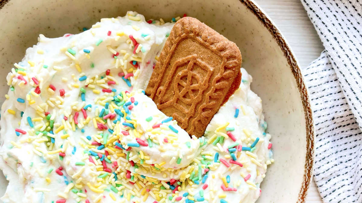 cookie with funfetti dip