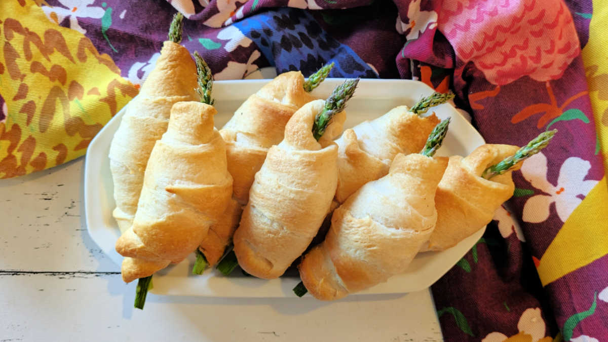 asparagus stuffed crescent rolls