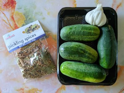 pickling spices cucumber and garlic