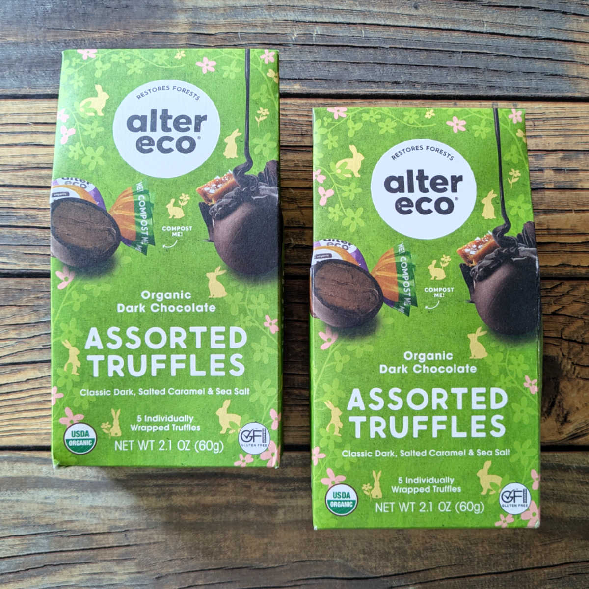 Discover the gourmet pleasure of Alter Eco Chocolate Truffles. Individually wrapped and featuring a creamy center, these organic chocolate delights are pure indulgence.