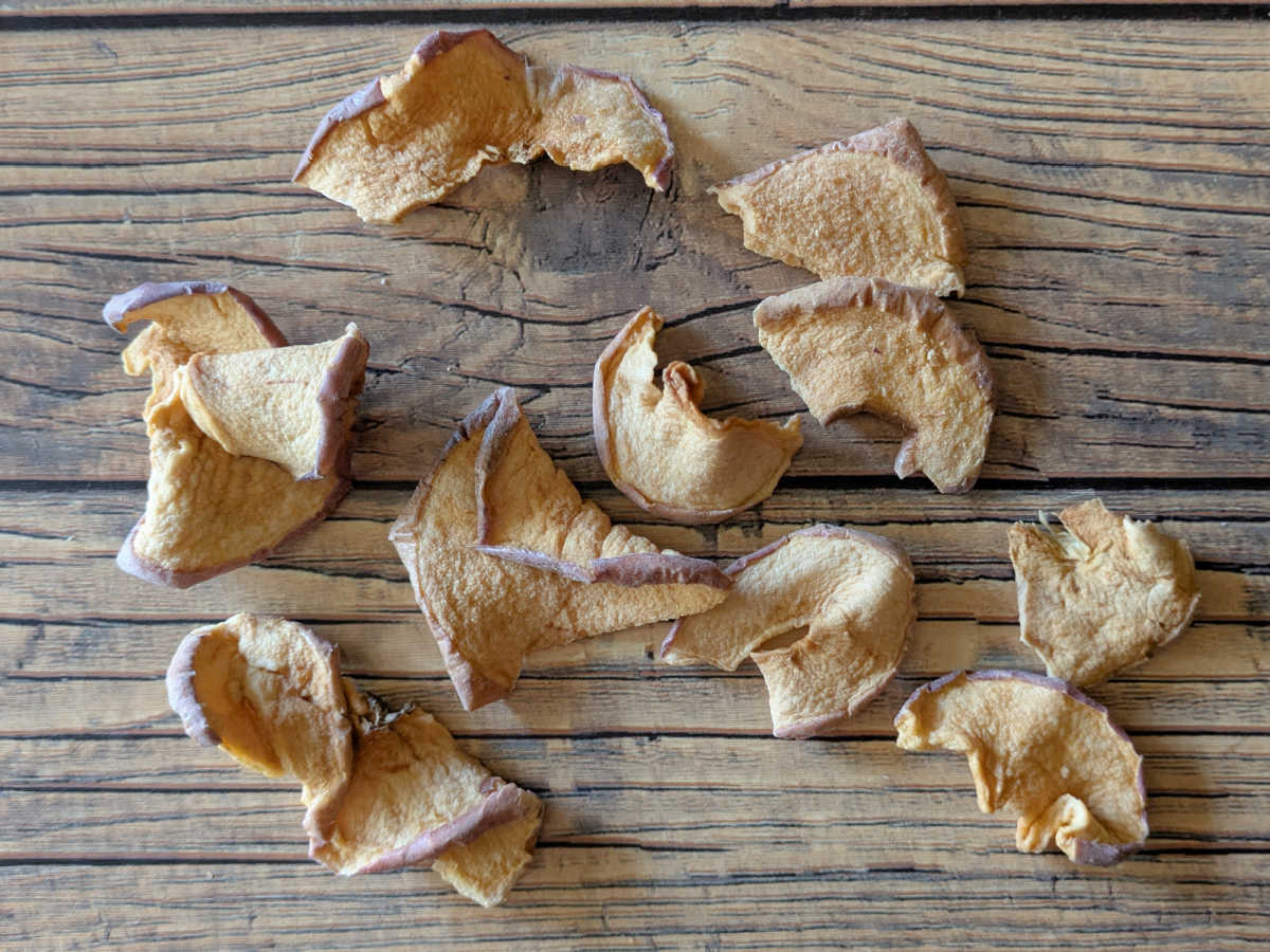 baked apple chips
