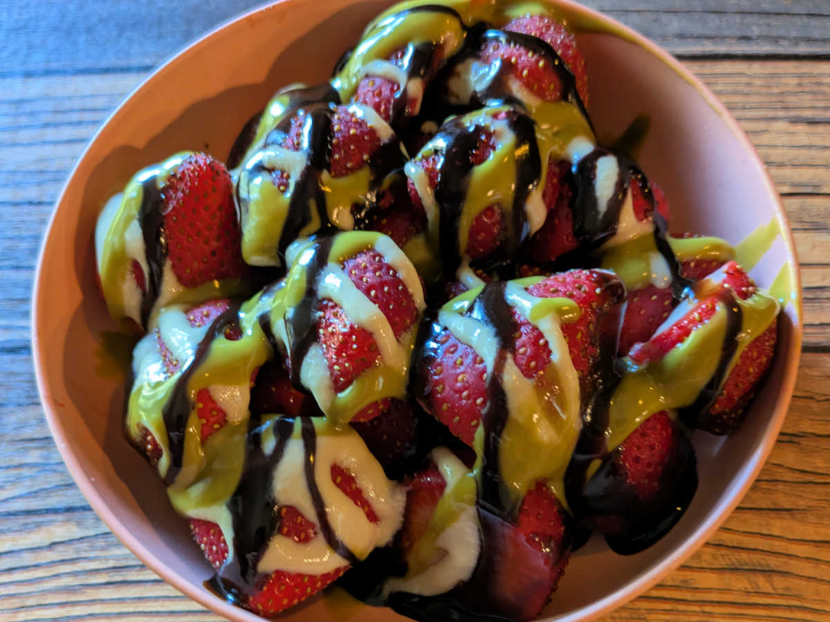 feature dubai chocolate strawberries