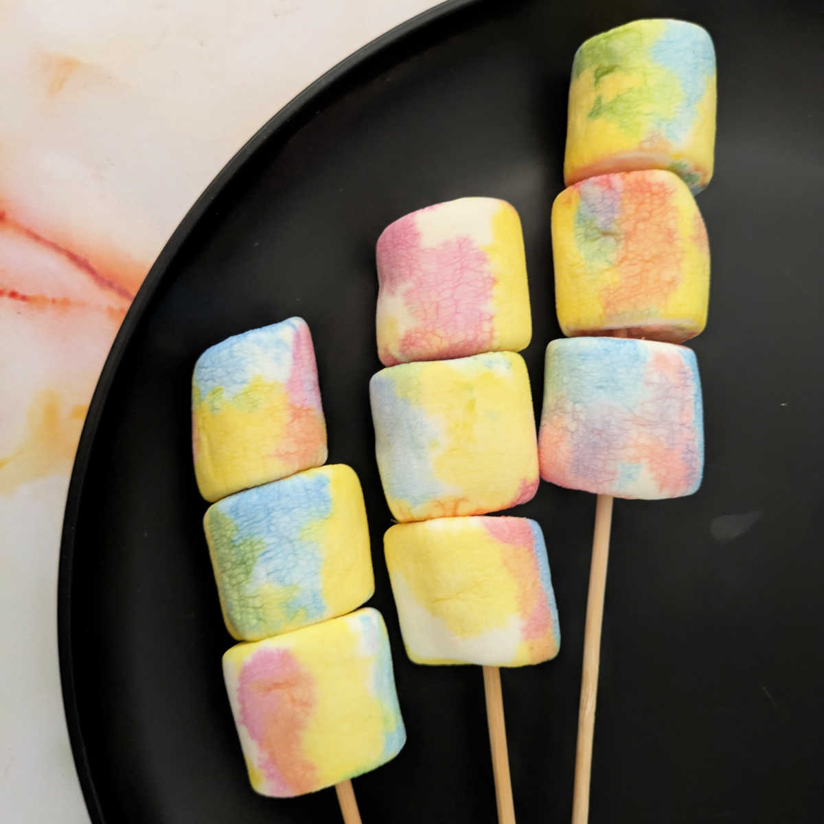 tie dye marshmallows