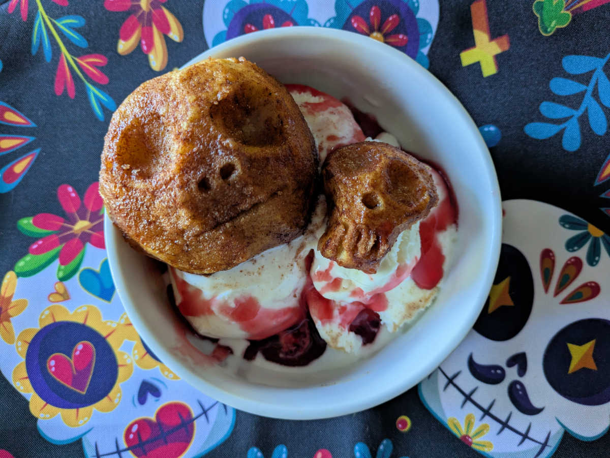 baked apple skulls sundae