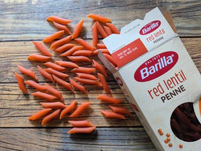 box of barilla red lentil penne pasta