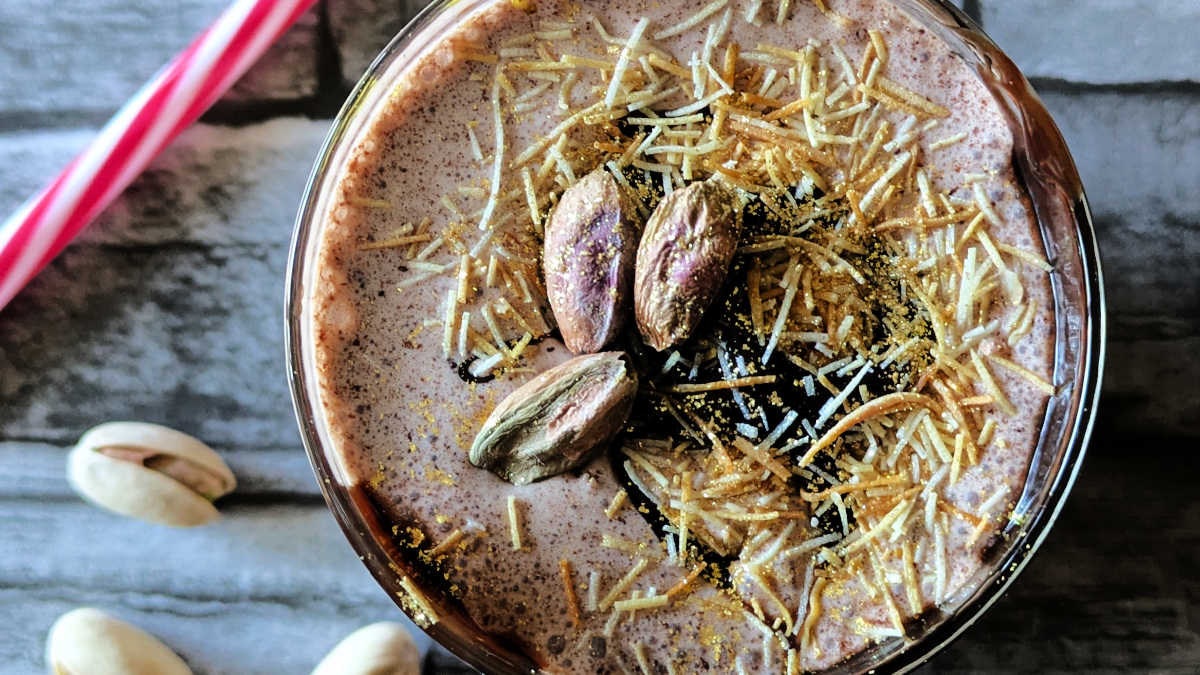 gold dusted dubai chocolate milkshake