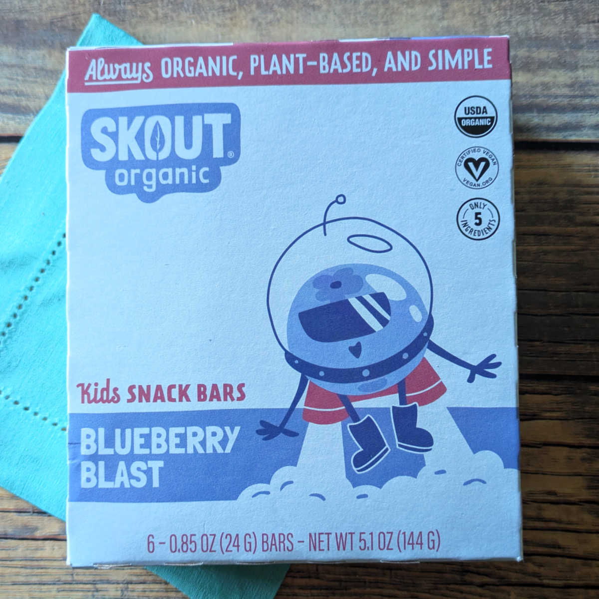Skout Organic Snack Bars are a fantastic plant-based treat for kids. They are organic, gluten-free, tree nut free, and have no added sugar. With a chewy texture and flavors like Blueberry Blast, they are fun for convenient snacking!