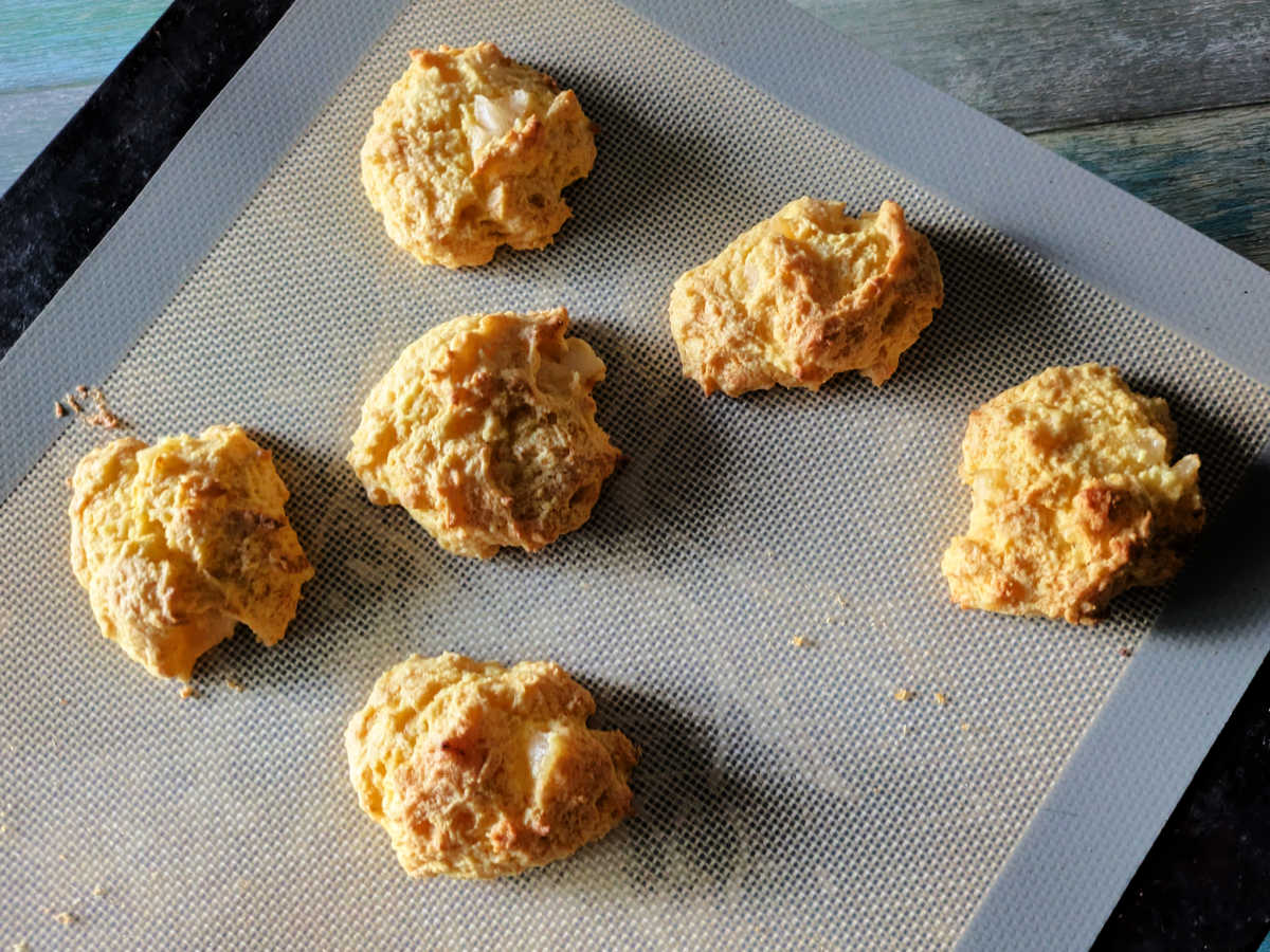 cookies on silicone baking mat