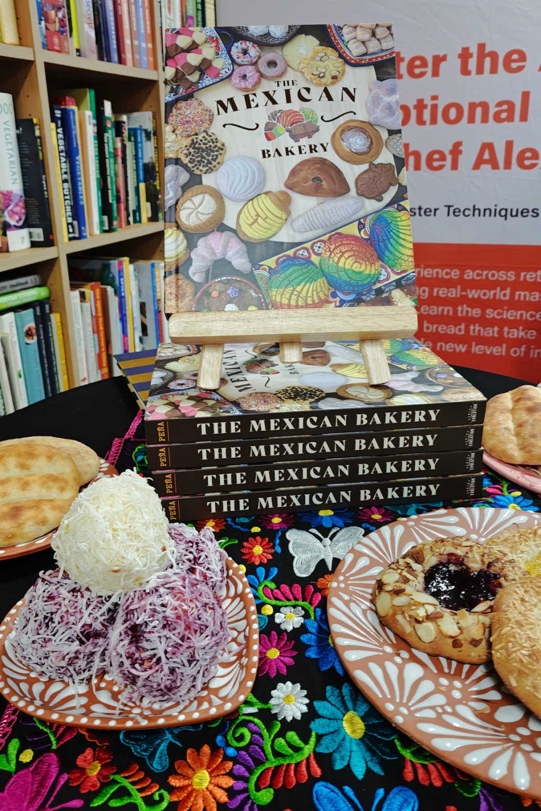 Master the art of pan dulce with The Mexican Bakery by Chef Alex Peña. 🥐 This excellent cookbook offers step-by-step photos and clear instructions for beginners and pros. Plus, take a look at a recent event at Melissa’s Produce! 🍍