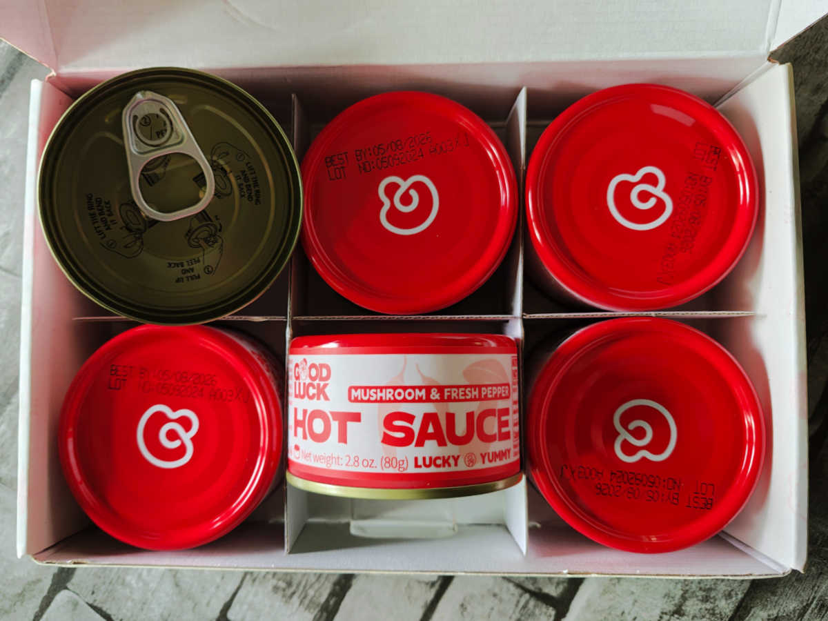 GoodLuck Mushroom Pepper hot sauce cans