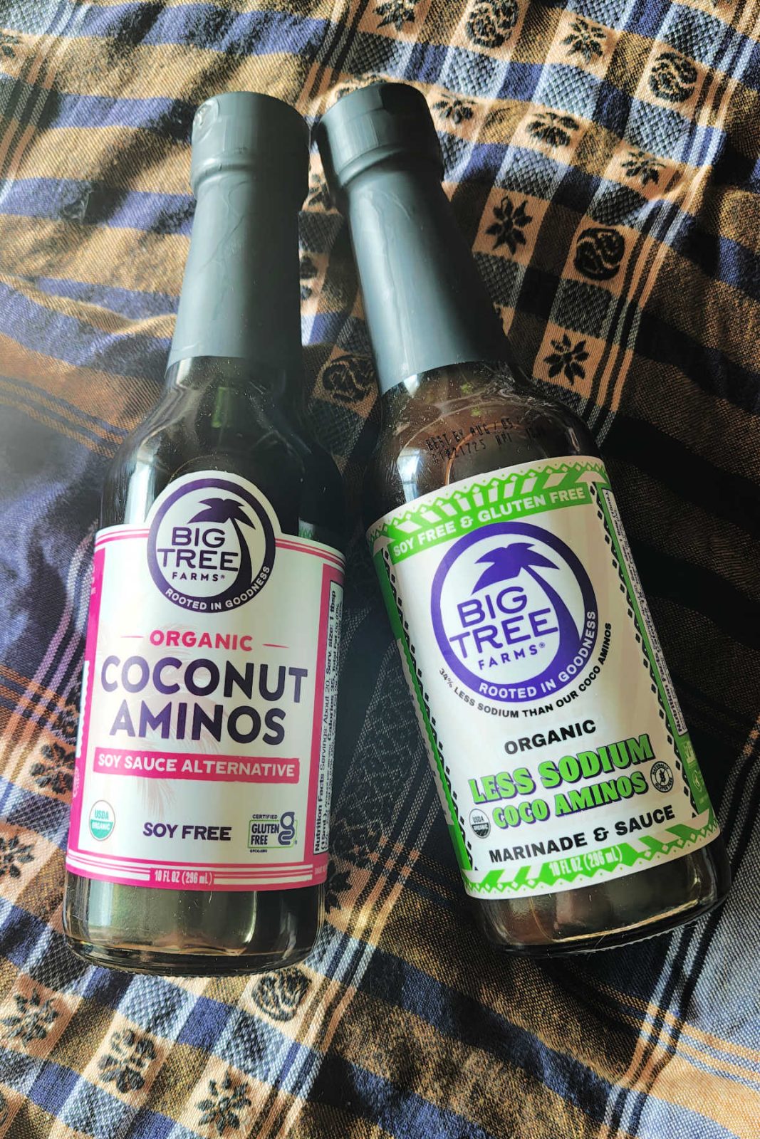 Big Tree Farms Organic Coco Aminos is a delicious, small-batch, and soy-free flavor enhancer that delivers a perfect splash of umami goodness to everyday meals. It is an incredibly versatile kitchen staple that works beautifully as both a table condiment and a rich marinade for rice, veggies, and tofu.